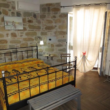 Bed and Breakfast Aurora Bed&Breakfast Santo Stefano di Camastra Zimmer foto