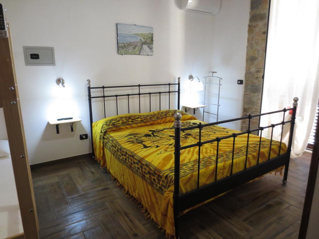 Bed and Breakfast Aurora Bed&Breakfast Santo Stefano di Camastra Zimmer foto